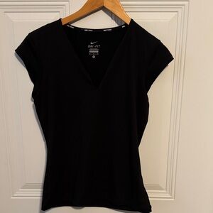 Nike Women's Tennis V-Neck Black fitted Tee